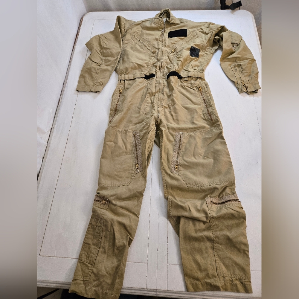 Vietnam Era 1960s  Mens Summer Coveralls Flying Pilot Tan Size 40 Short Used